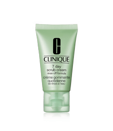 7Day Scrub בגודל 30 מ"ל מתנה